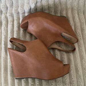 Steve Madden Tan Wedge Shoes